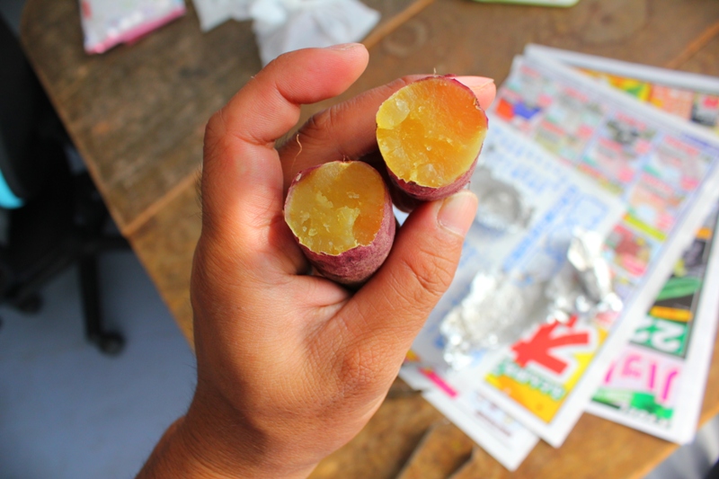 炭火で鳴門金時の焼き芋はいかが！？徳島が誇る特産品を、手軽に贅沢に味わう方法を探る
