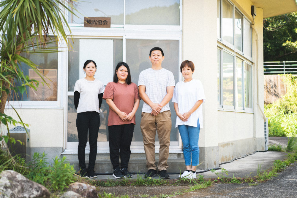 『先ずは町民が自慢できる町に』 – 牟岐町観光協会 児戸大佐さん・富田恵理さん